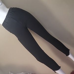 BDG Twig High Rise Cropped Jeans 👖